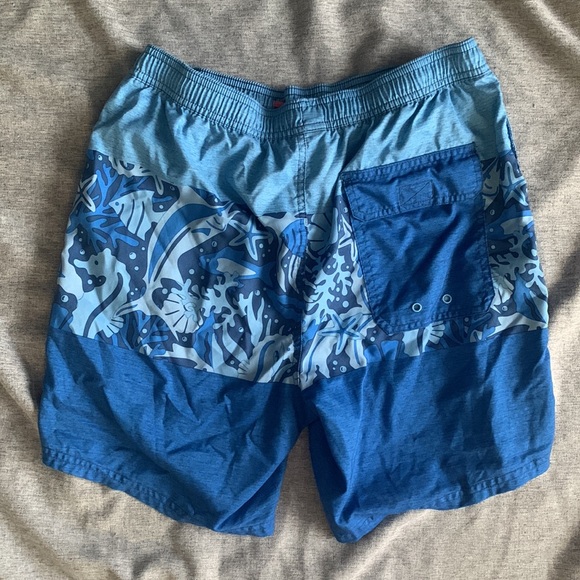 Vineyard Vines Swim Trunks - S - Picture 3 of 3